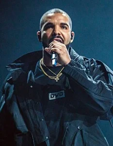 Drake performing (2016). Photo by The Come Up Show / Flickr / CC BY 2.0